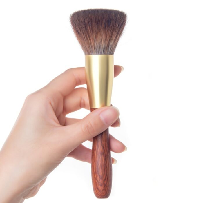 Professional Handmade Makeup Brushes Soft Red Squirrel Hair Large Flat Top Face Powder Brush Sandalwood Handle Make Up Brush 1