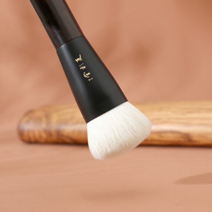 C01 Professional Handmade Make Up Brush Flat Foundation Contour Brush Soft Saibikoho Goat Hair Ebony Handle Makeup Brushes 3