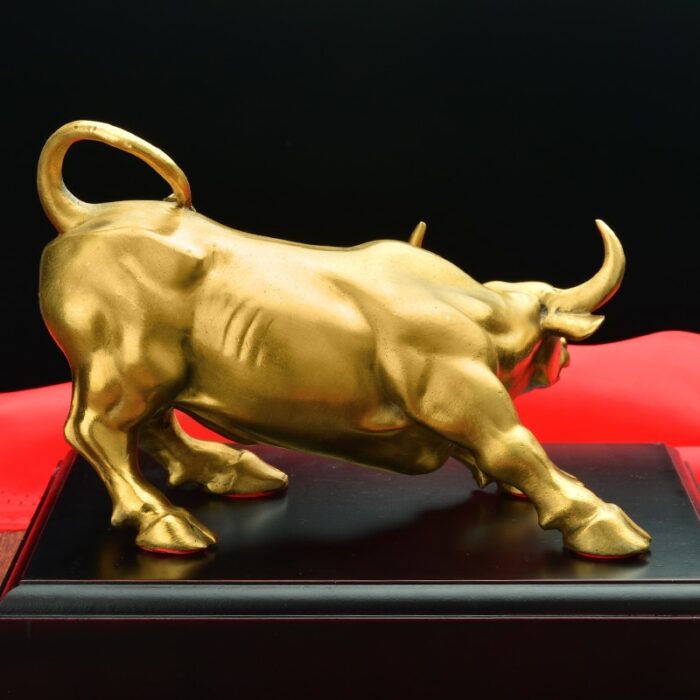 100% Brass Bull Ornament Wall Street Cattle Sculpture Copper Cow Statue Mascot Exquisite Crafts Office Decoration Business Gift 4