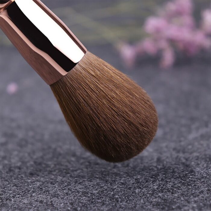 QINZHI Professional Handmade Make Up Brush 121 Large Round Blush Brush Short Handle Soft Resilient Weasel Hair Makeup Brushes 2