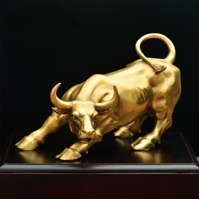 100% Brass Bull Ornament Wall Street Cattle Sculpture Copper Cow Statue Mascot Exquisite Crafts Office Decoration Business Gift 1