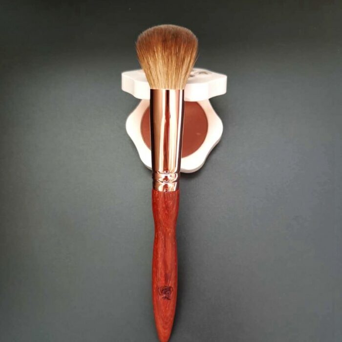 Q03 Professional Handmade Makeup Brush Soft Red Fox Hair Round Contour Blush Brush Red Sandalwood Handle Make Up Brushes 3