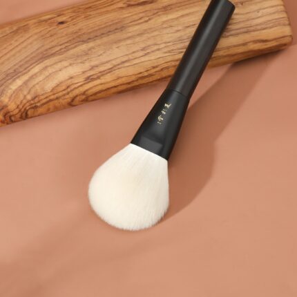 C02 Professional Handmade Make Up Brush Large Flat Round Face Powder Brush Soft Saibikoho Goat Hair Ebony Handle Makeup Brushes 2