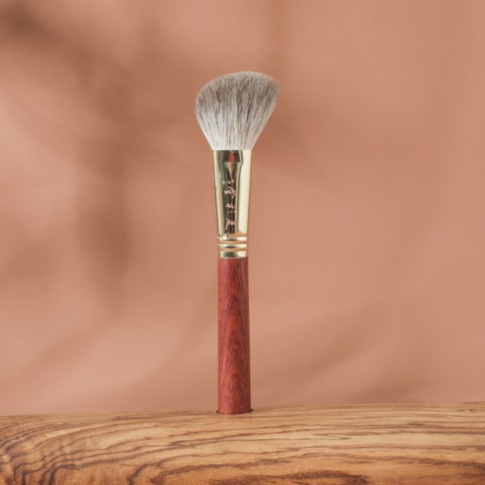 H4 Professional Handmade Make Up Brush Angled Contour Sculpting Brush Saikoho Goat Snow Fox Hair Red Sandalwood Makeup Brushes 1