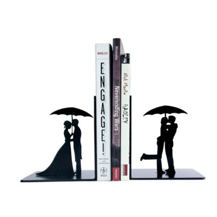 One Piece Creative Lover Hold Umbrella Metal Bookend Shelf Bookend Holder Office Supplies Home Decoration Book Stand 1