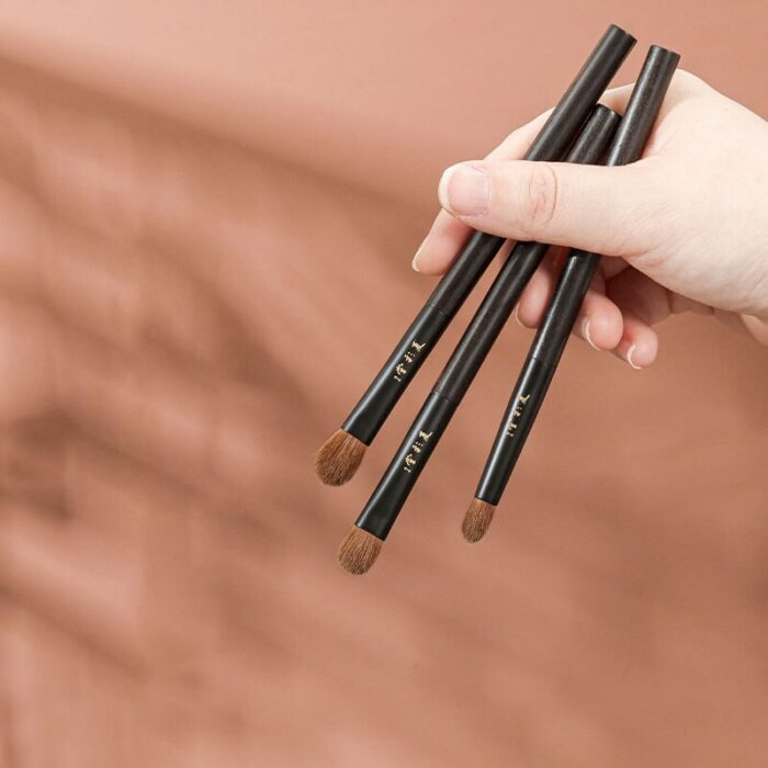 Professional Handmade Make Up Brush Eye Shadow Blending Brush Soft Resilient Weasel Hair Ebony Handle Makeup Brushes 2